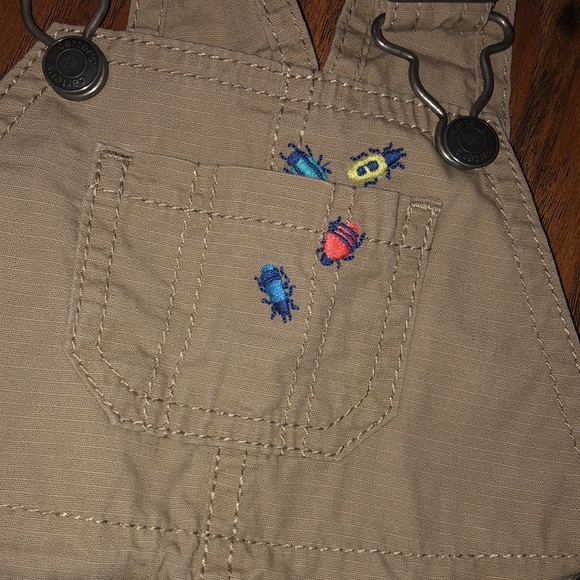 Carter’s Overalls and T-shirt Set. Bugs! 🐞 size 3. - Picture 2 of 4